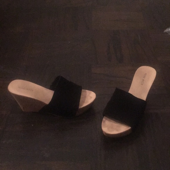 Nine West platform suede sandals size 6 1/2 - Picture 1 of 7